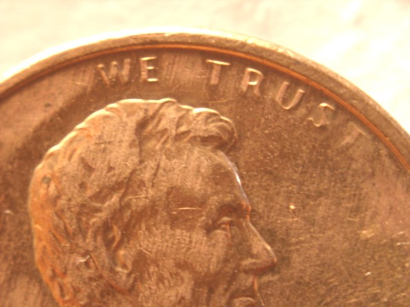 1990-P-Lincoln-Memorial-Cent-Struck-Through-Or-Post-Mint-Damage?